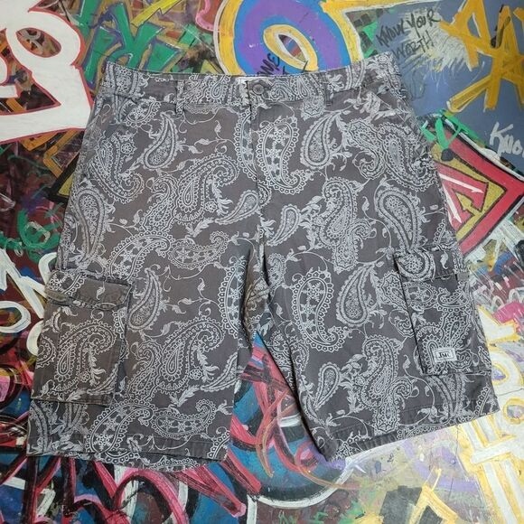 JMC Other - JMC Paisley Cargo Shorts - Size 42, gray and white, 100% cotton, made in China